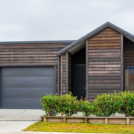 Outlet Sanctuary Villa Wanaka Exteriör bild